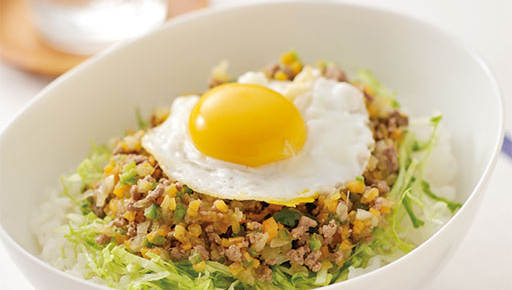 そぼろご飯ロコモコ風