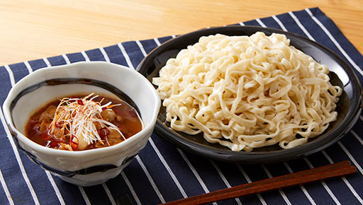 肉汁つけうどん ピリ辛みそ風味